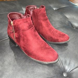 Refresh Maroon faux suede zippered Ankle Booties Size 8.5